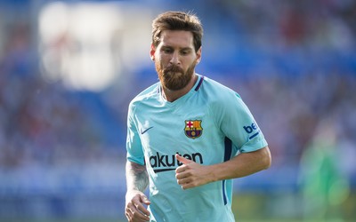 爱游戏热议-亚马尔面对犯规不抱怨