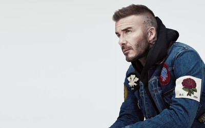 爱游戏-努涅斯射门被扑后补射入网